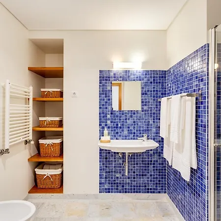 Villa 271 *